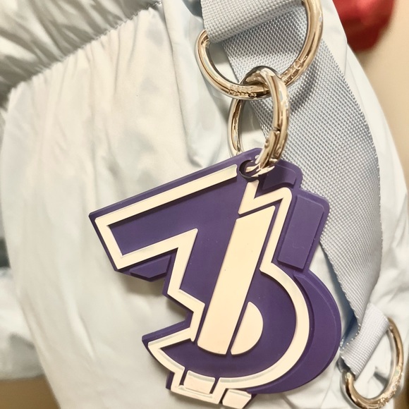 jacket & bear puffy scarf 13 de Marzo Paris brand fashion and styling outfits - Picture 7 of 7